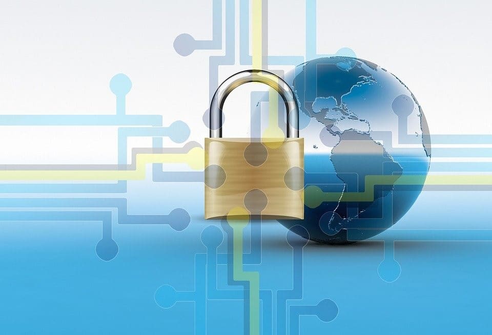 HTTPS é uma protocolo de Segurança que valida o site com Autoridade. 
